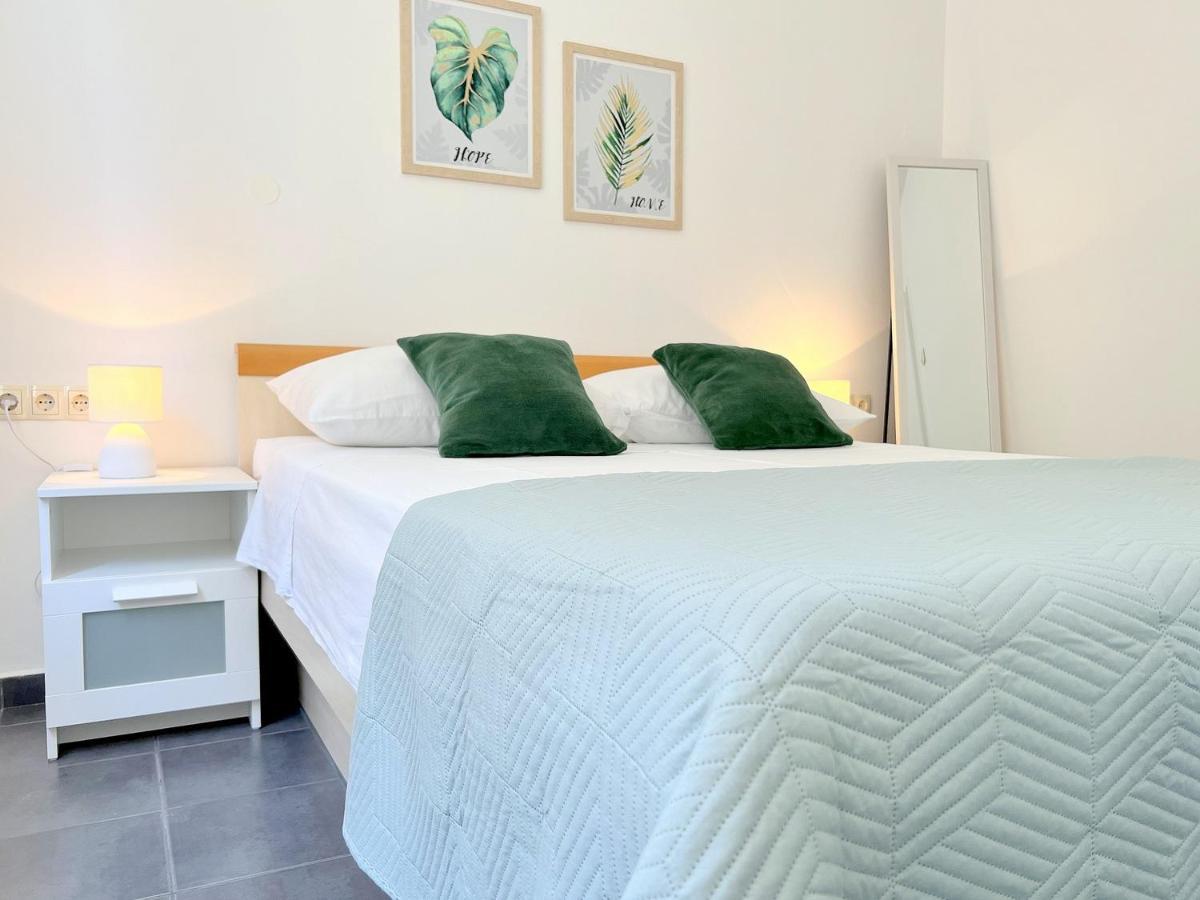 Rab City Apartment Greeny Rab Town Eksteriør billede