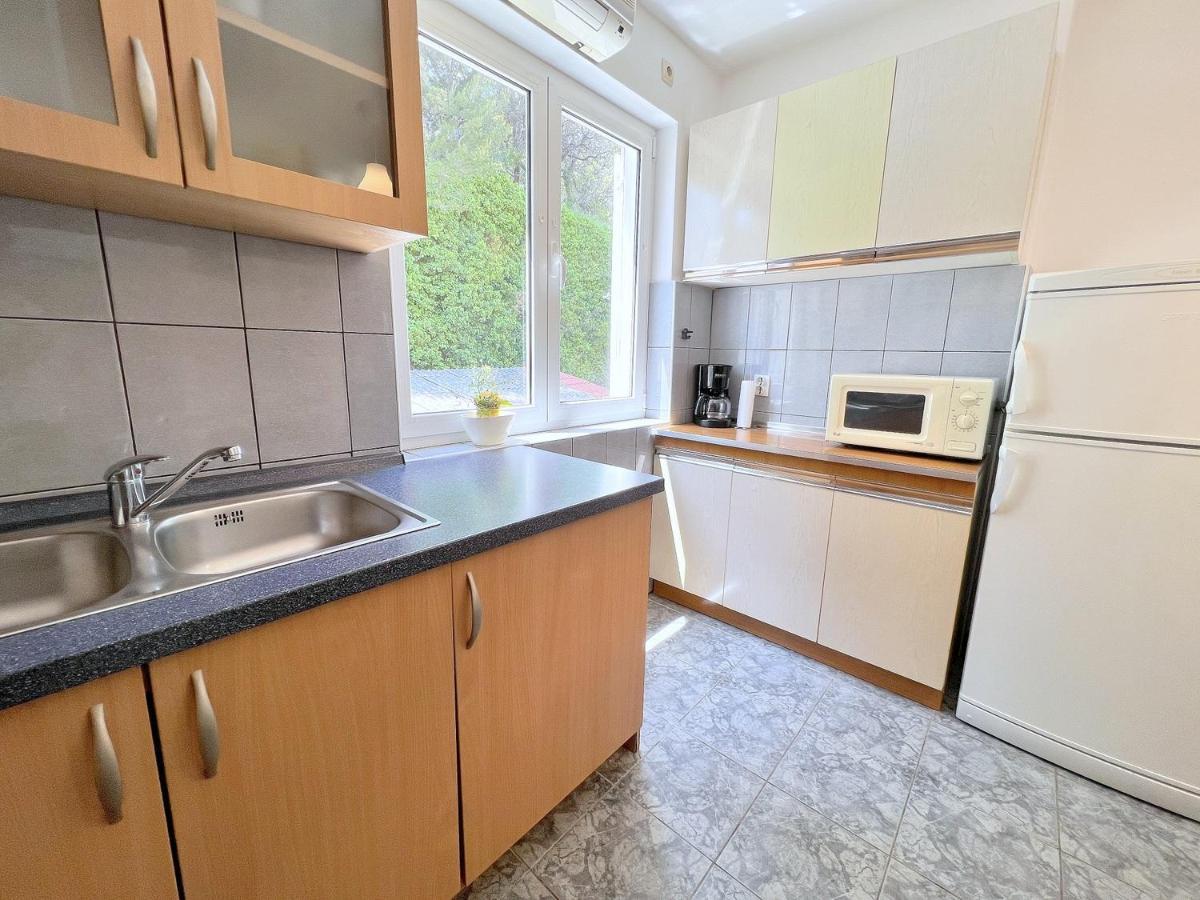 Rab City Apartment Greeny Rab Town Eksteriør billede