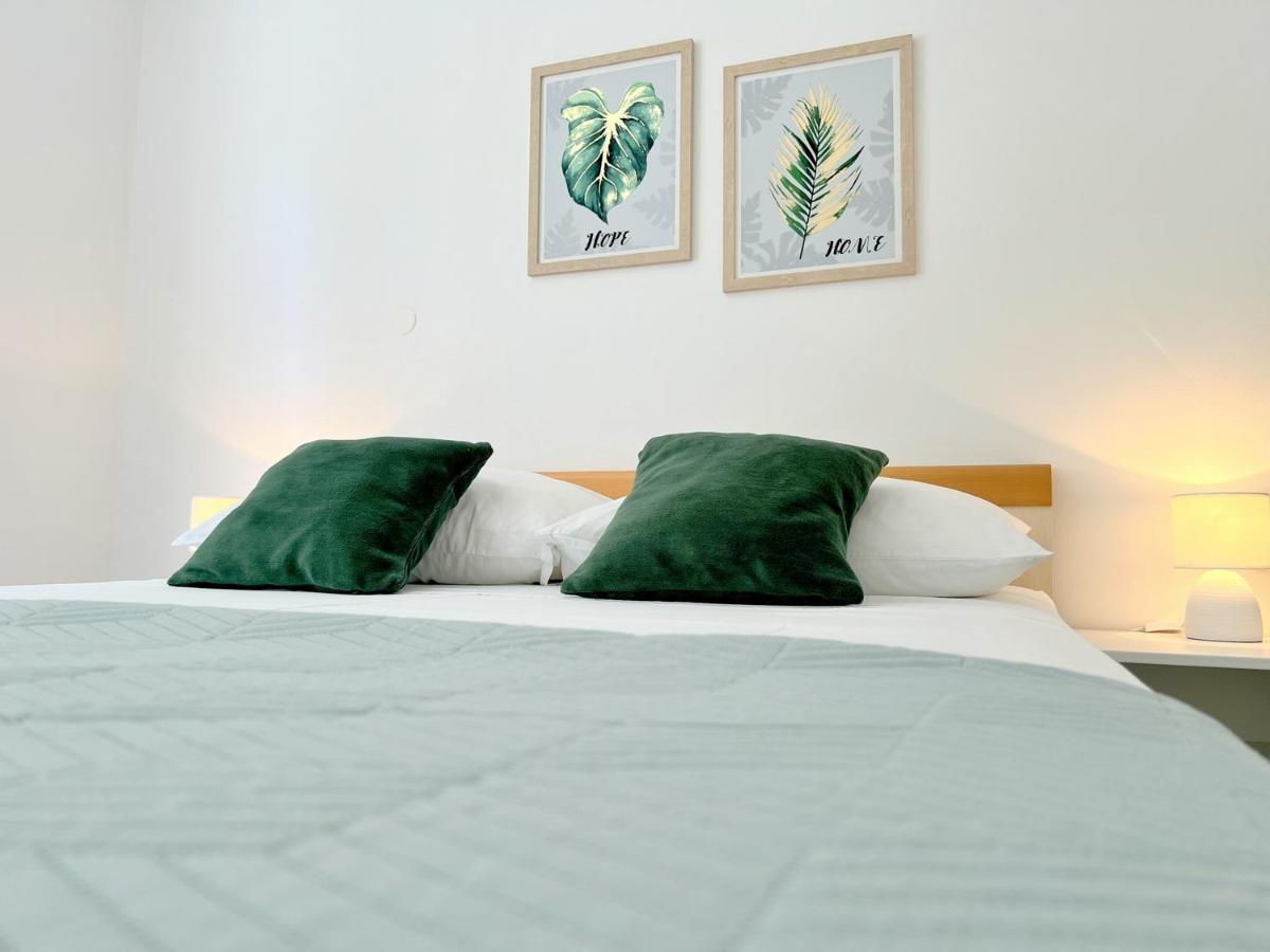 Rab City Apartment Greeny Rab Town Eksteriør billede