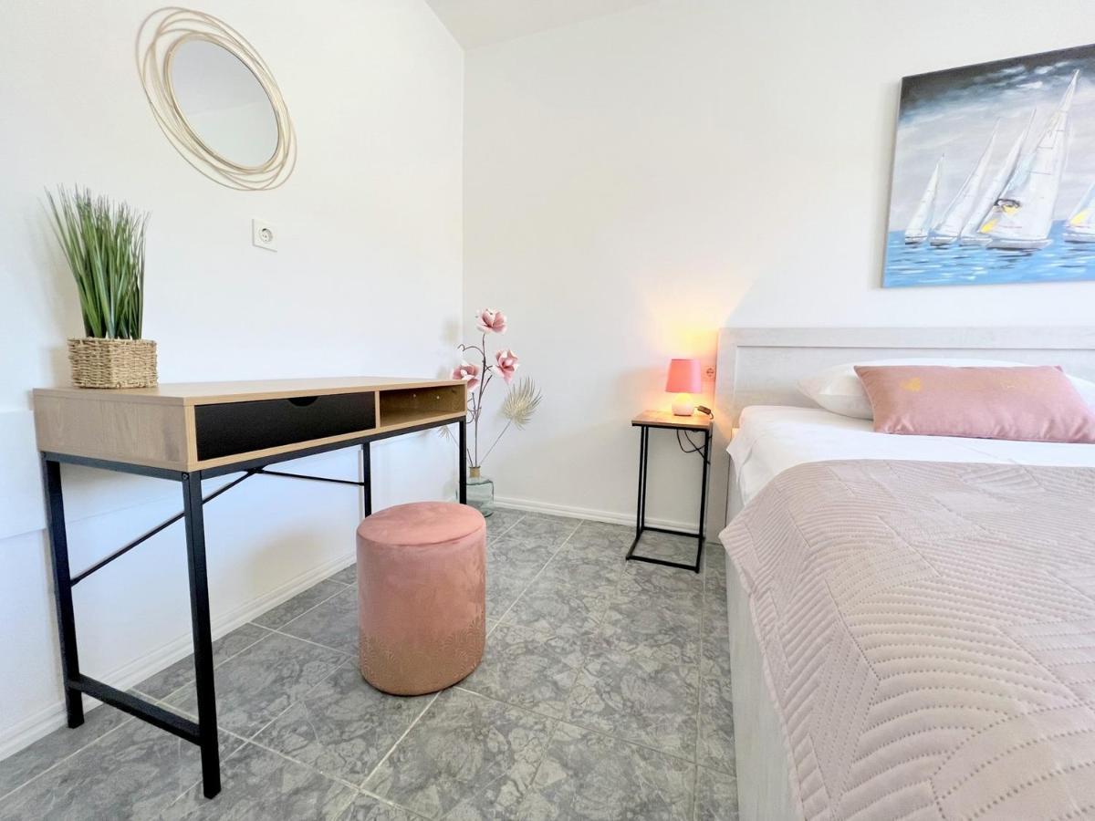 Rab City Apartment Greeny Rab Town Eksteriør billede