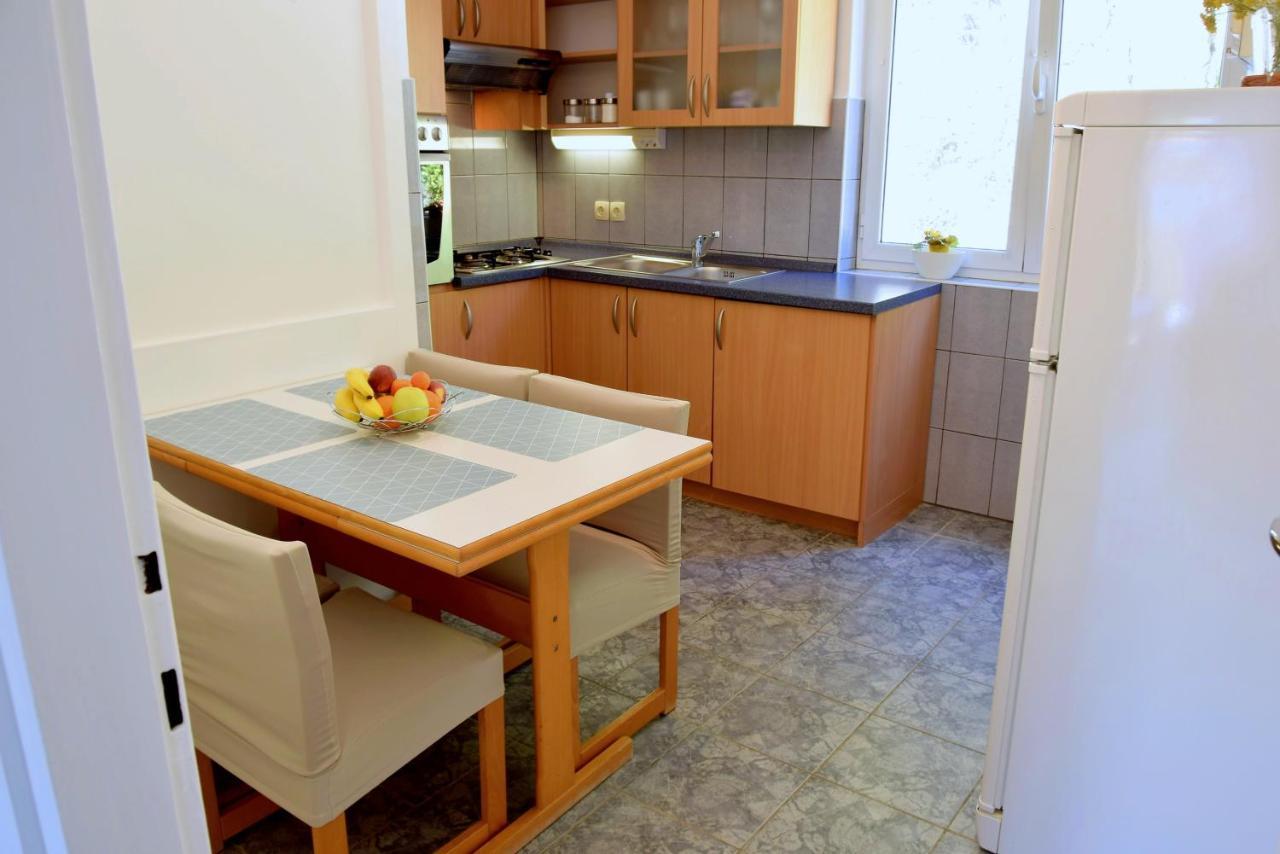 Rab City Apartment Greeny Rab Town Eksteriør billede