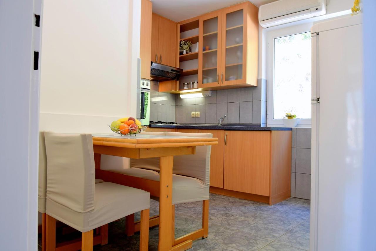 Rab City Apartment Greeny Rab Town Eksteriør billede